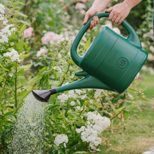 Heavy-Duty Watering Can Series